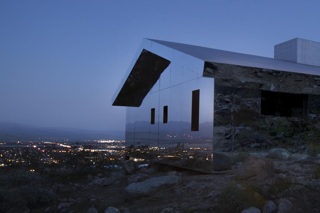 Completely Awesome Houses- A mirrored House Completely Awesome Houses- A mirrored House