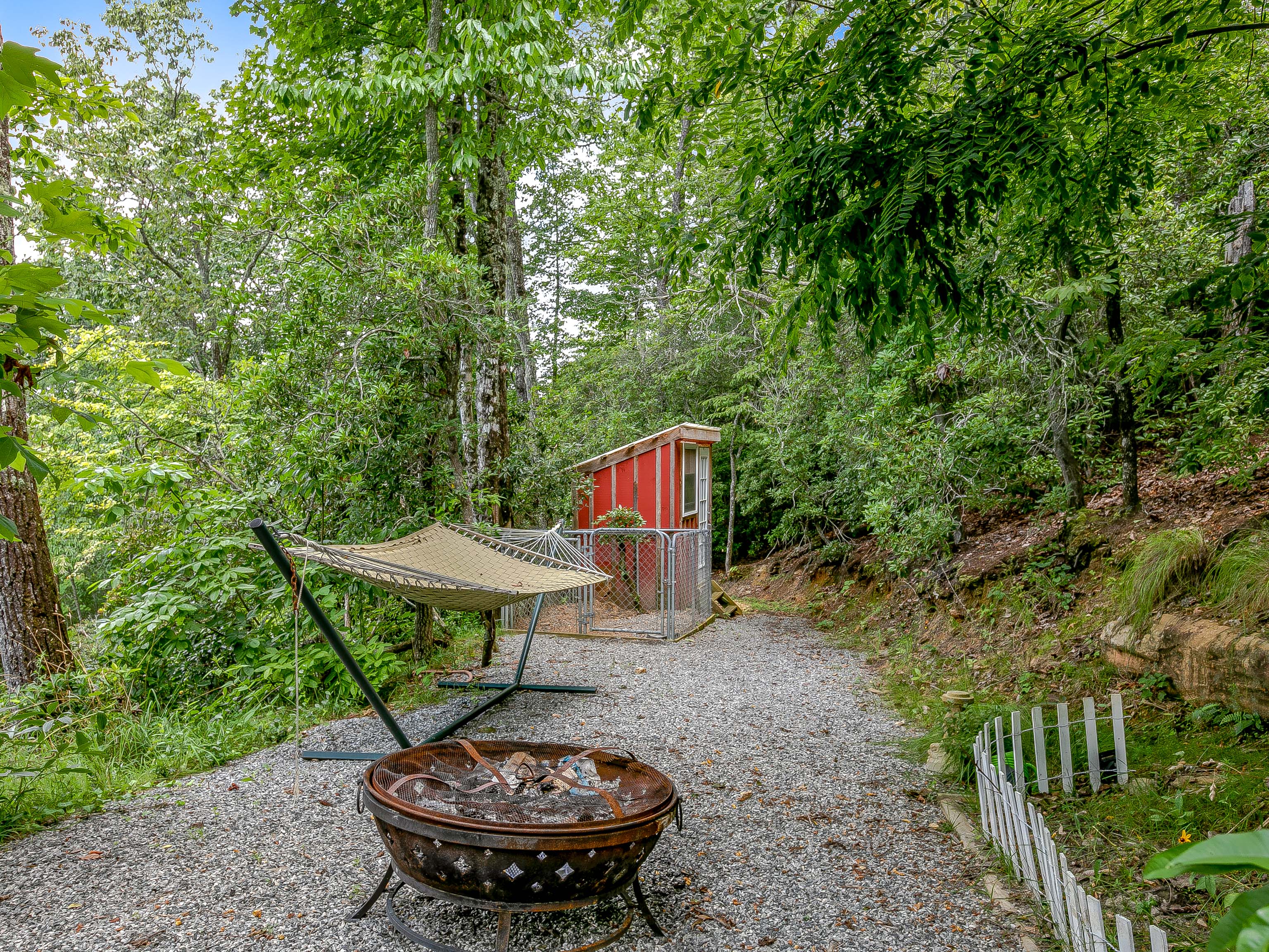 Chicken coop conveys. Relax on your private wooded getaway directly bordering Pisgah National Forest!...
