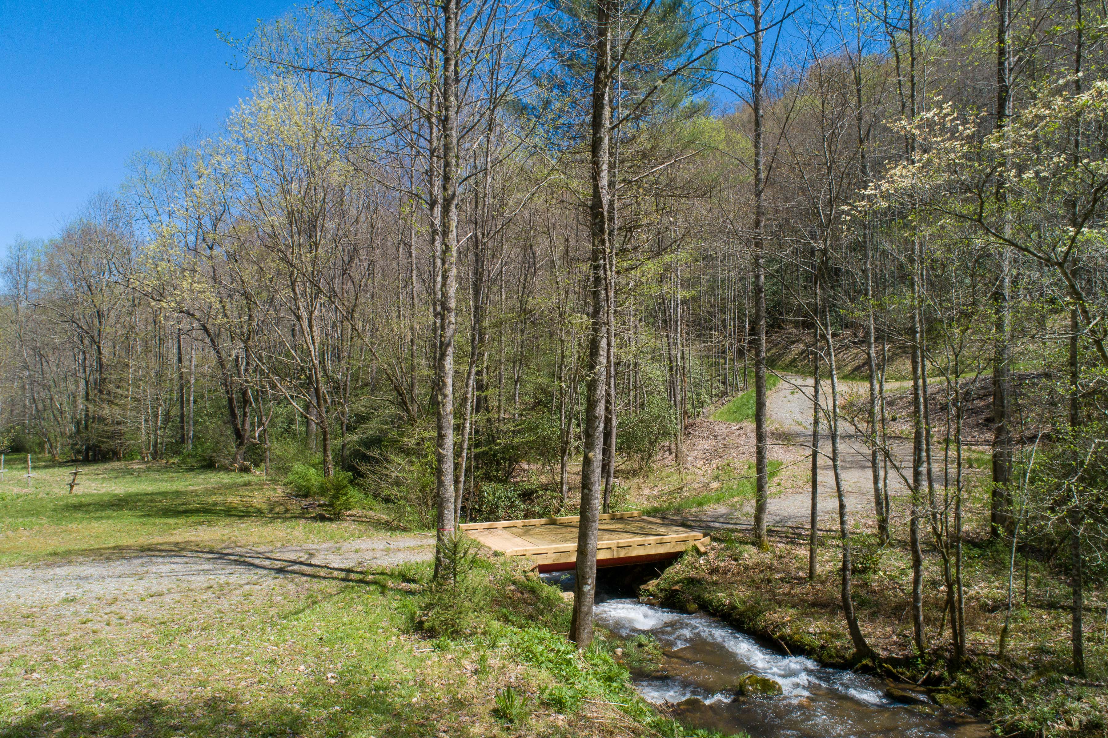 Come listen to the calming sound of Tilley Creek and multiple tributaries on this very private piece of land just minutes from Western Carolina University.