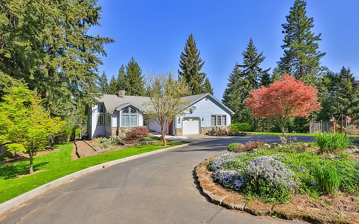 Hood River County Real Estate Price Decreases For December 2018