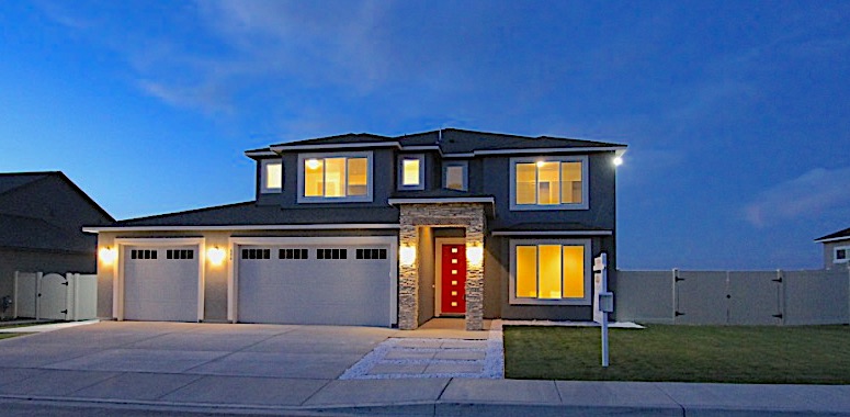New and Gorgeous 5 bedroom Home with Panoramic Views in South Richland!