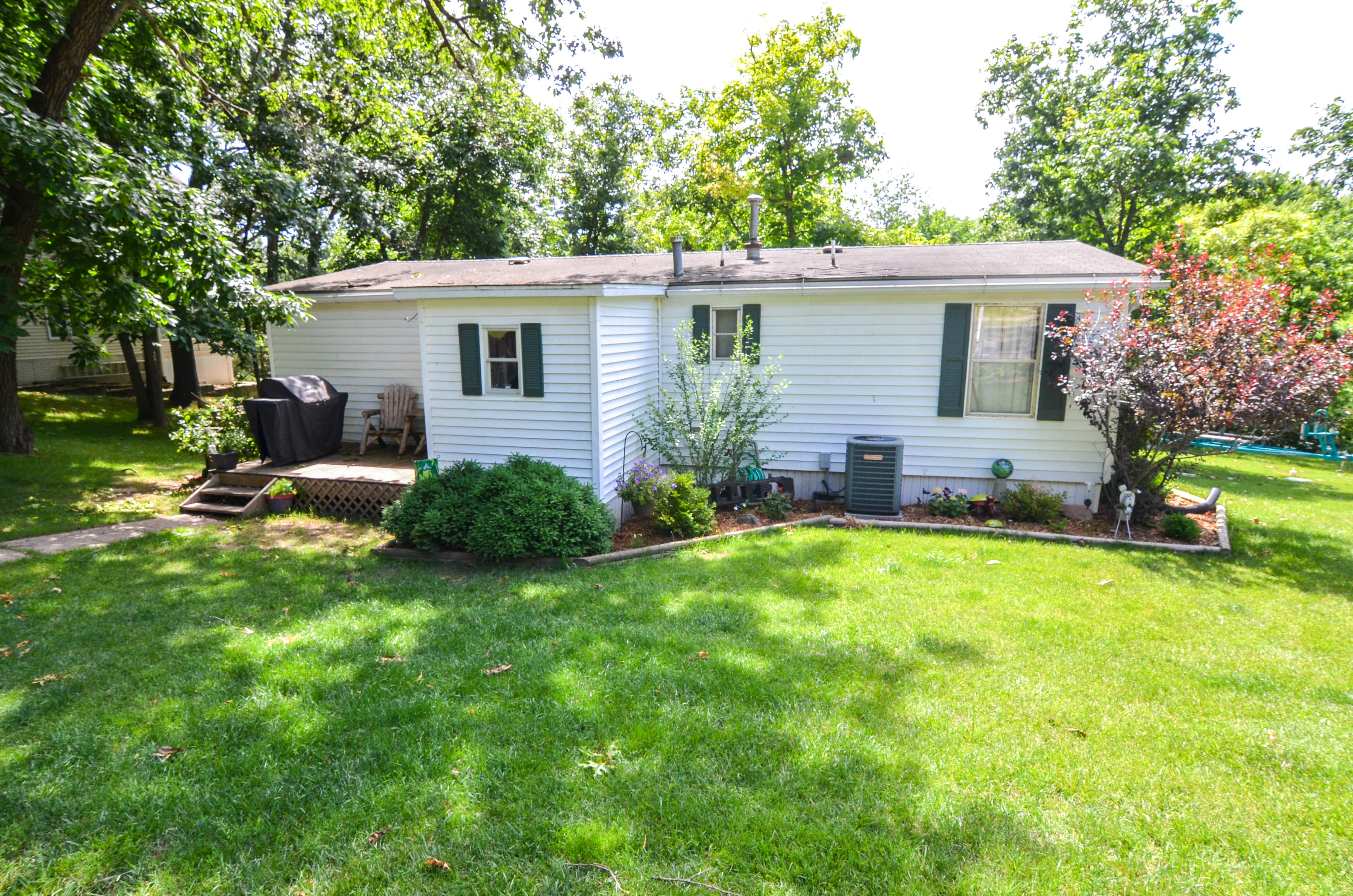Very Knowledgeable of Lake Properties