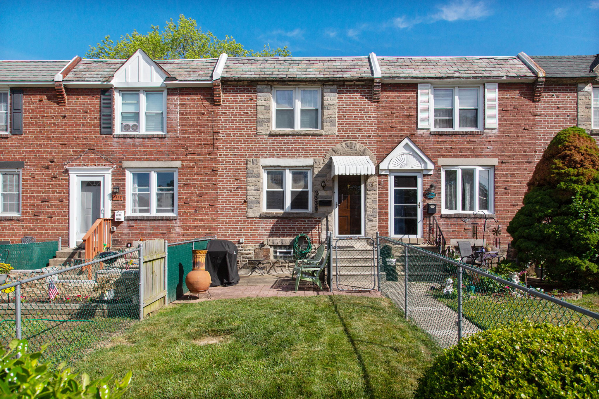 New Listing! 2335 Bond Avenue