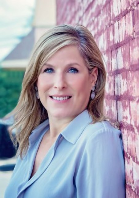 Broker Assoc.-Kari Christ