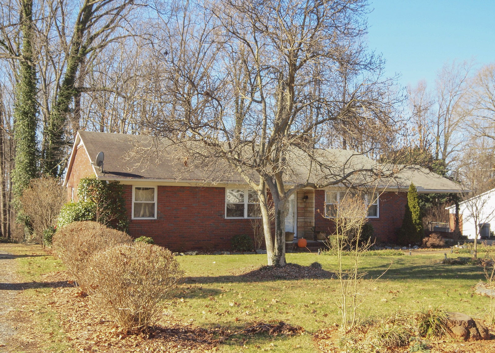 5538 Dogwood Drive - For Sale in Winston Salem