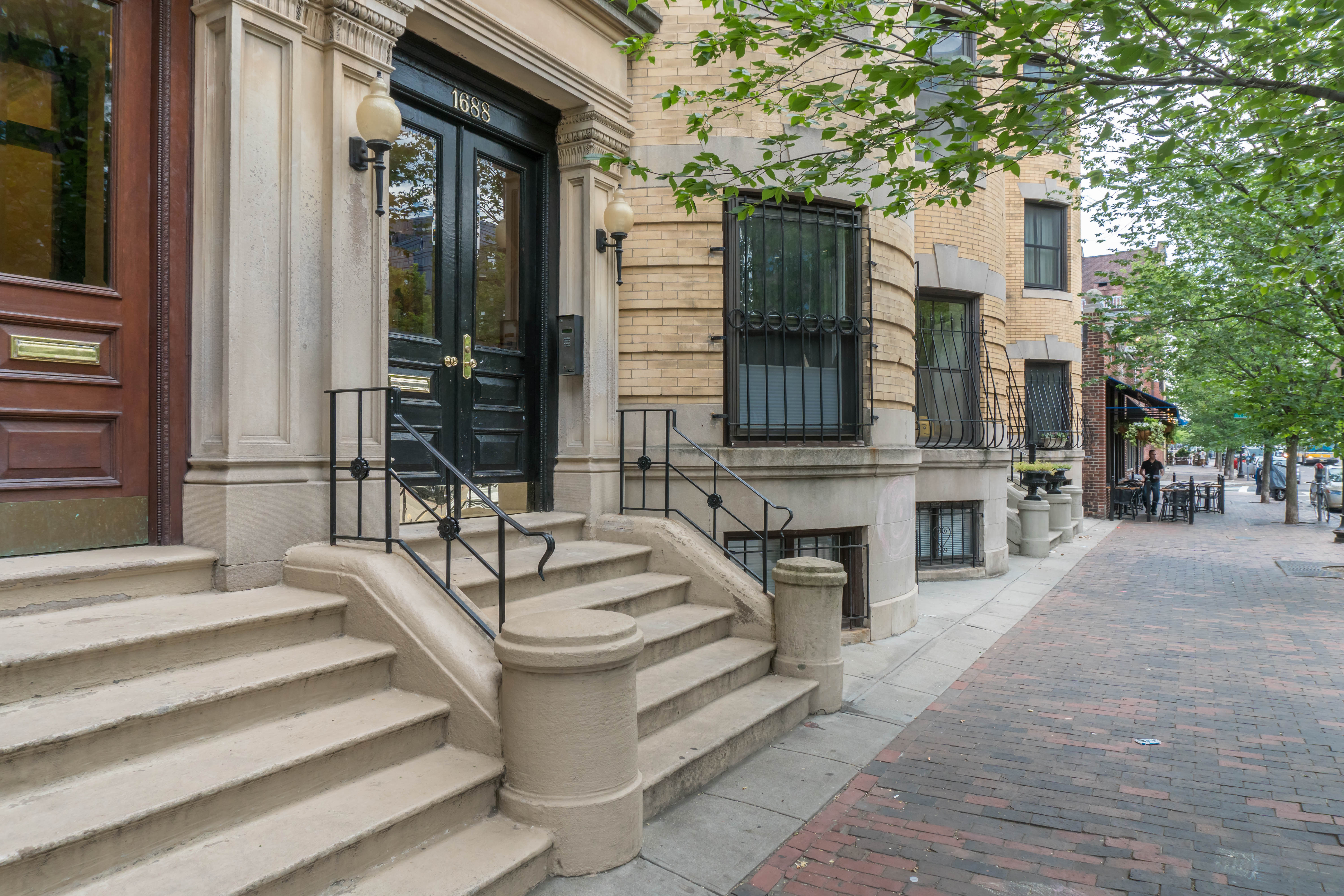 Reasons to Buy a Home in a Big City