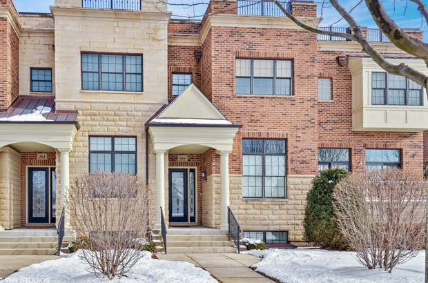 Home for sale at 189 N Hickory Ave Unit 5, Arlington Heights, IL 60004