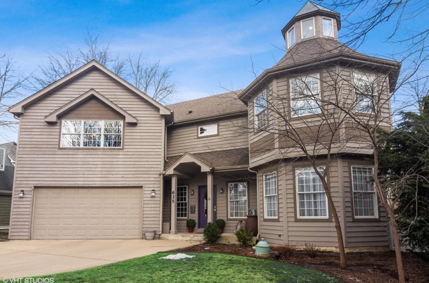 Home for sale at 635 N Dunton Ave, Arlington Heights, IL 60004