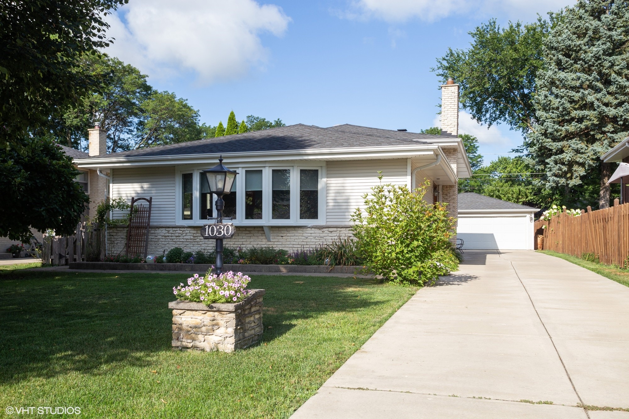 1030 S Belmont Ave, Arlington Heights, IL 60005