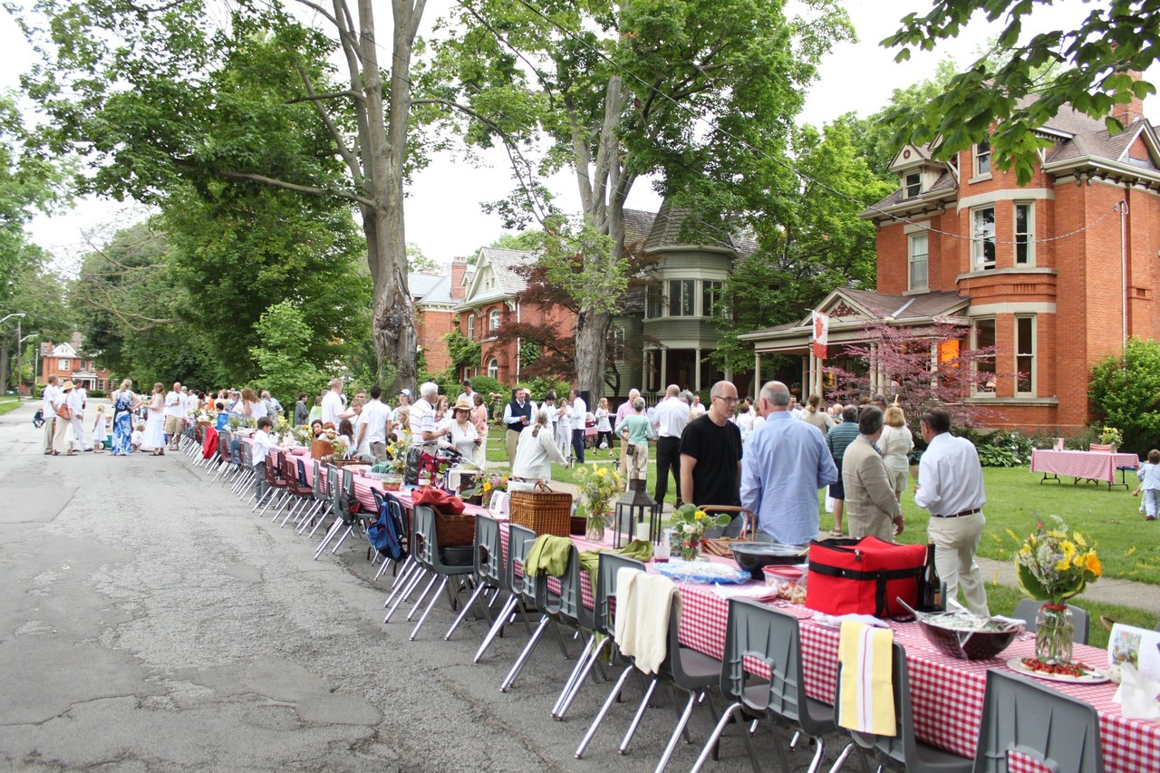 Ways to Make Your Neighbourhood a Community