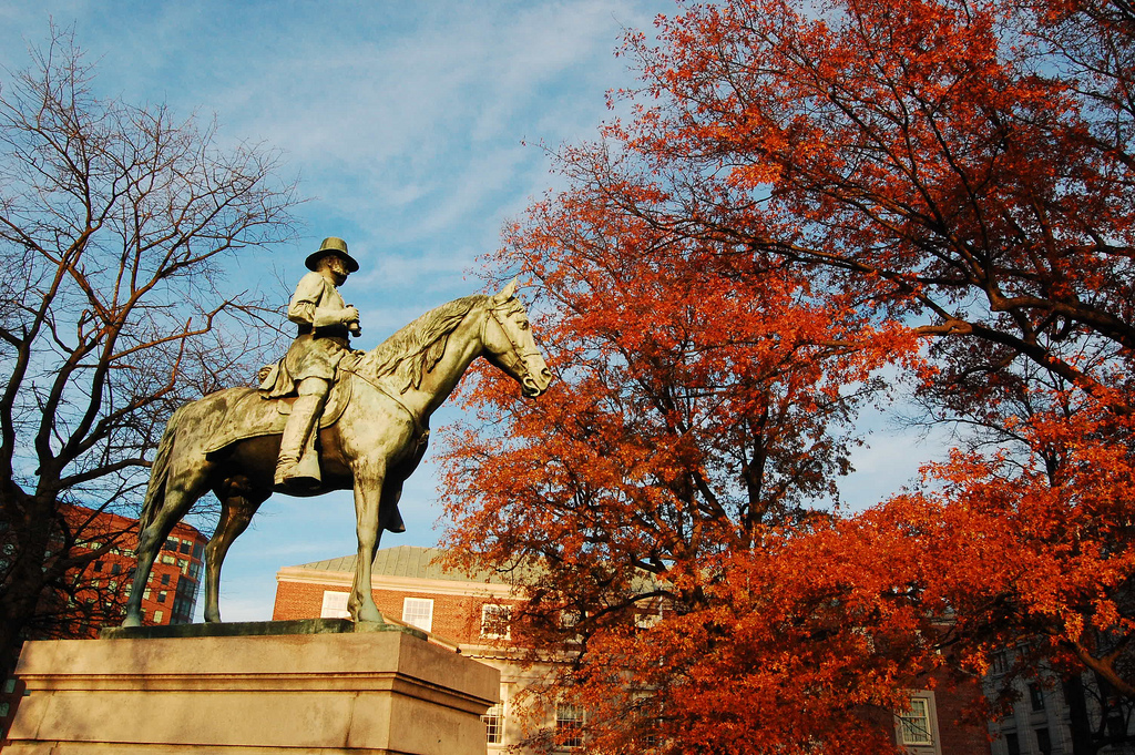 5 Insanely Beautiful US Cities in the Fall