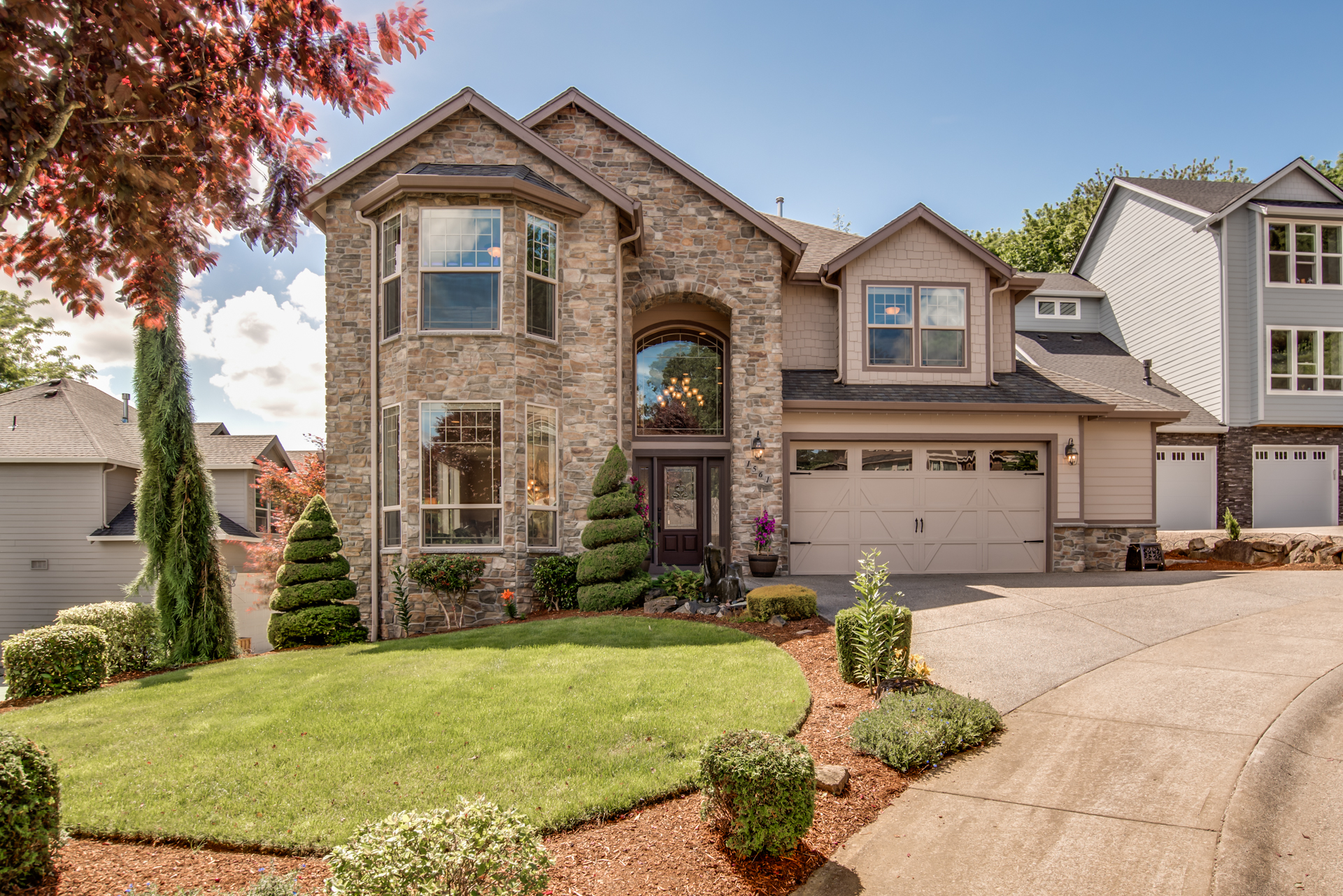 1561 N 4TH CT - Stunning custom home With Mountain & Valley Views!