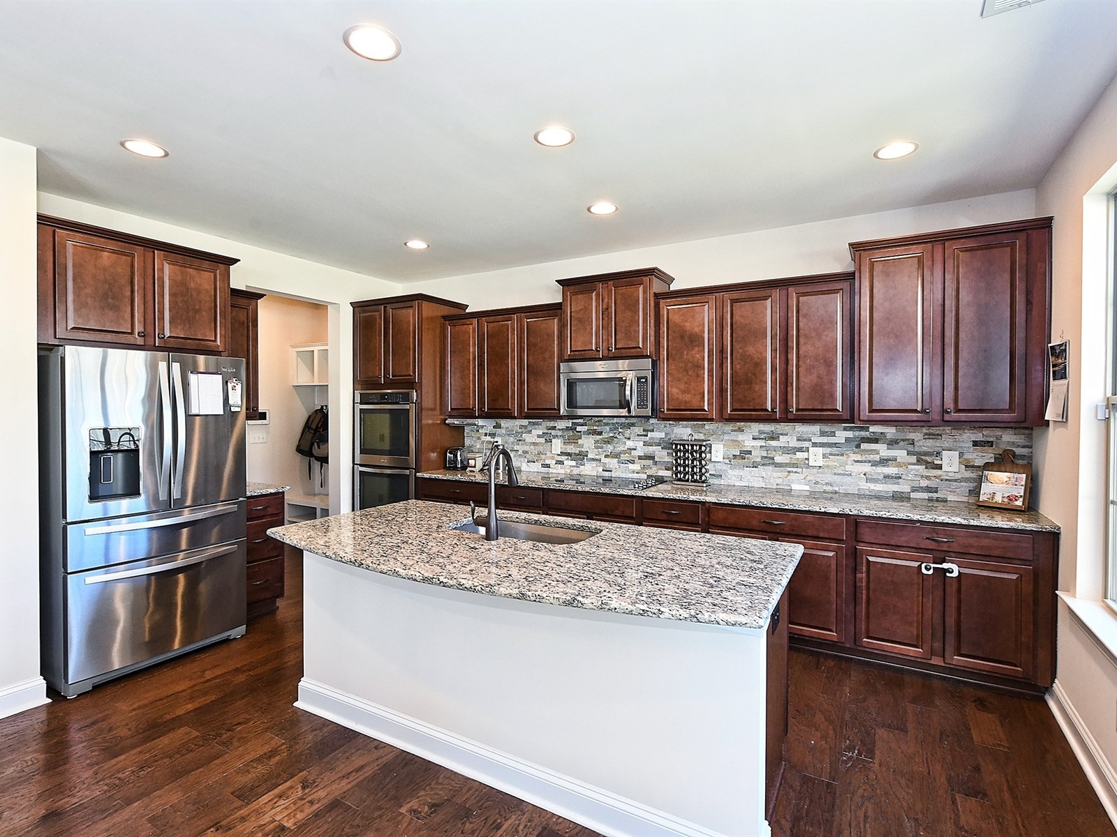 Welcome to 115 Creekside Crossing Ln, Mooresville, NC 28117- Just Listed!