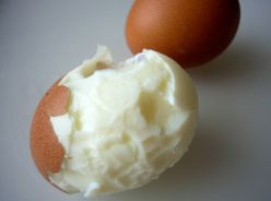 HOW TO EASILY PEEL AN EGG| A VRANA REALTOR