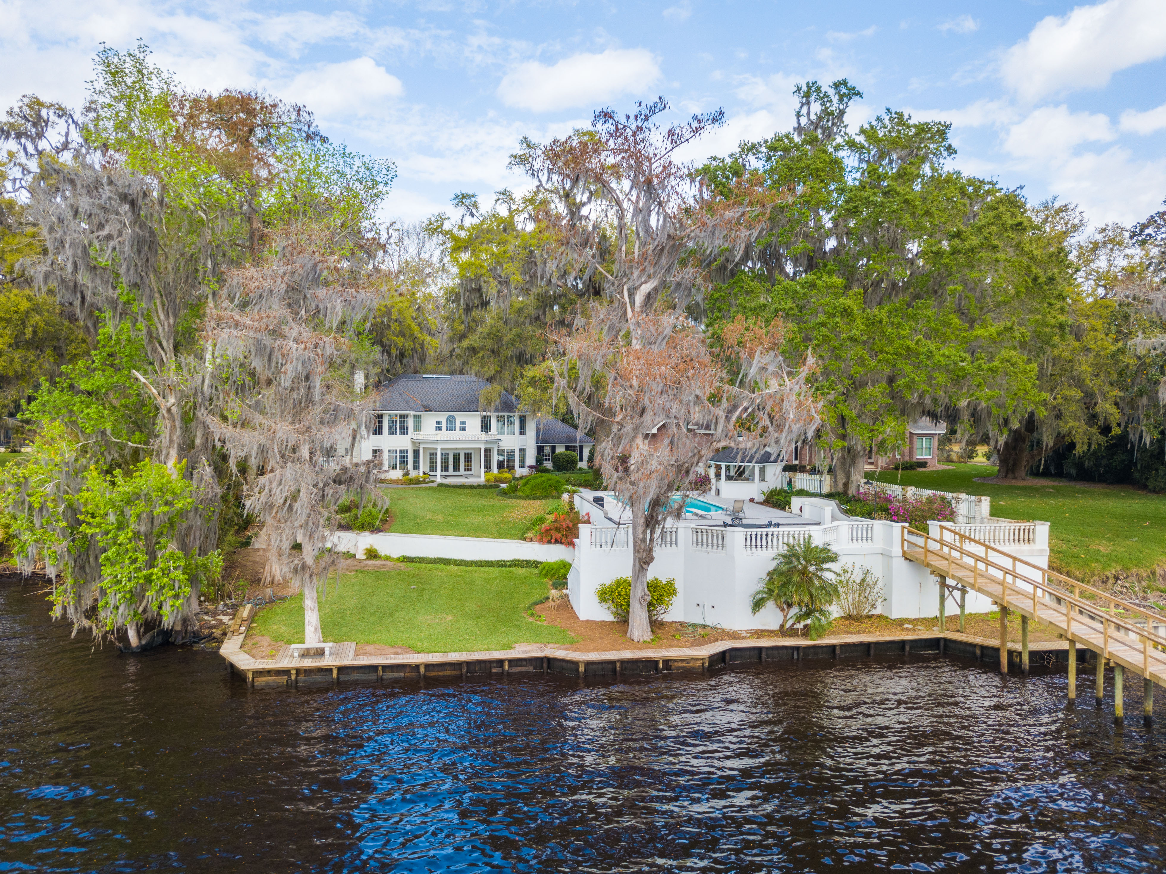Riverfront Luxury on Mandarin Road