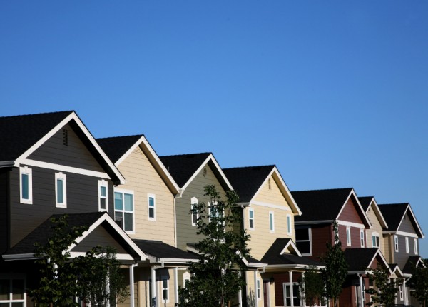 SHORT SALE AND FORECLOSURE: HOW ARE THEY DIFFERENT?