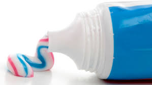 10 Surprising Ways to Use Toothpaste
