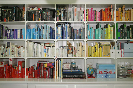 How to De-Clutter Without Losing Your Mind