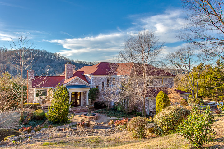 Luxury Listing in Franklin, TN!