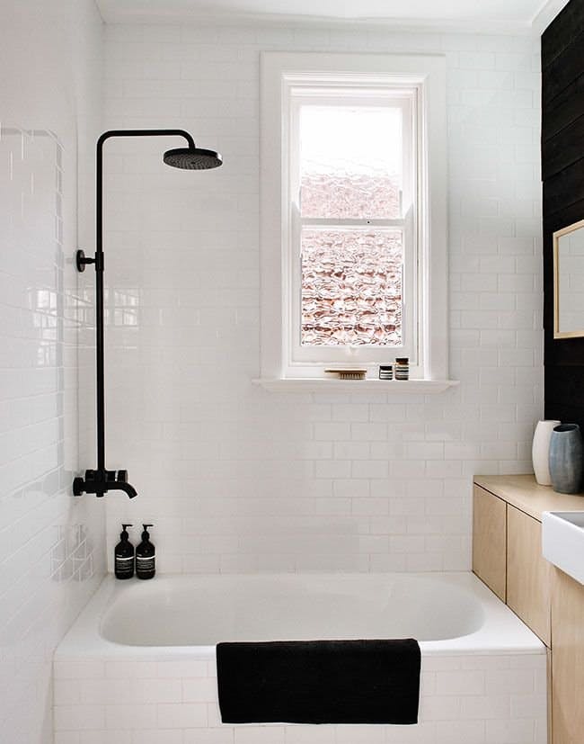 7 Clever Renovating Ideas for a Small Bathroom
