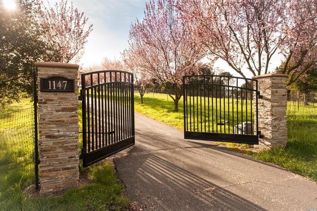 1147 Debbie Hill, Cotati, California