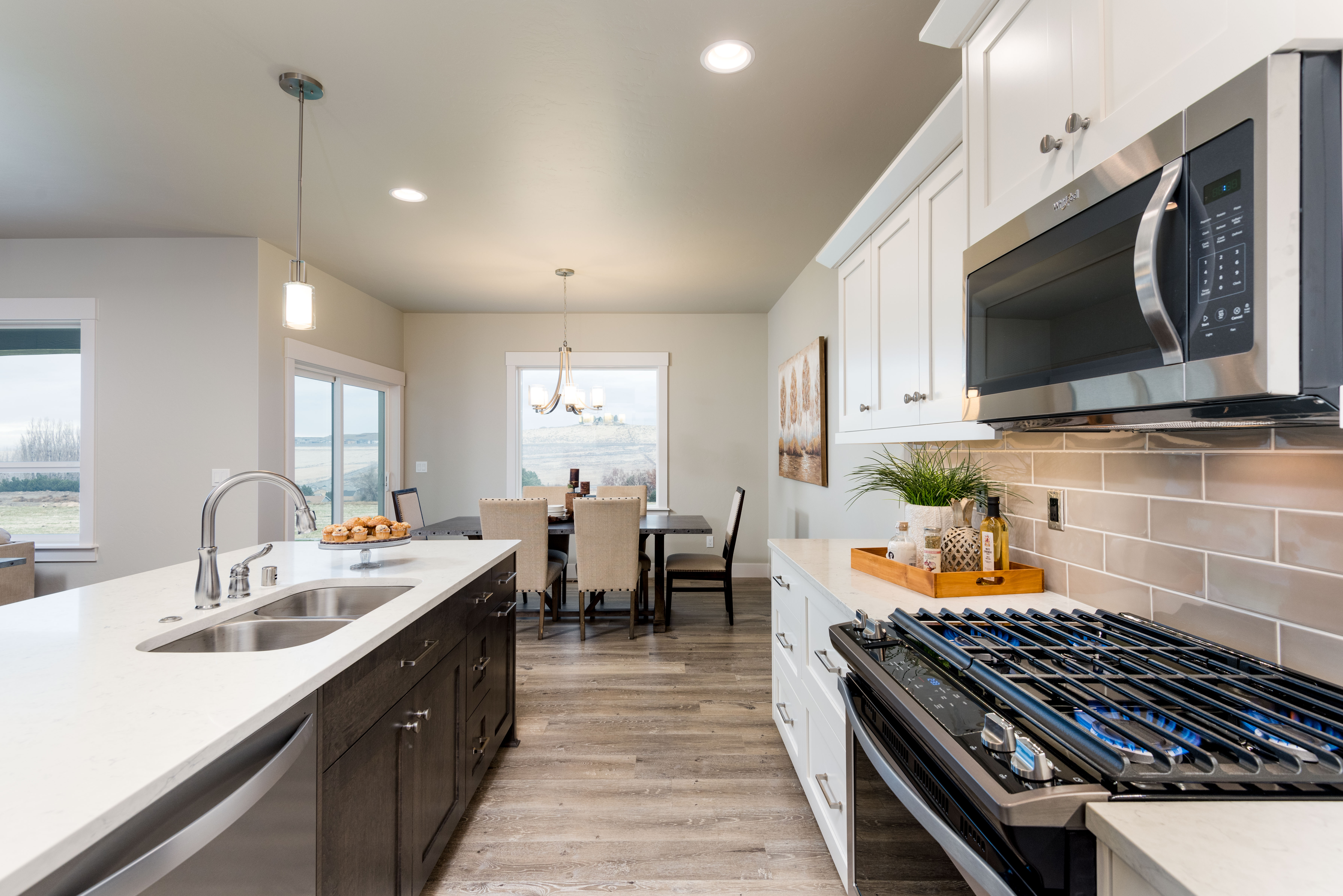 5 BEDROOM KENNEWICK HOME BY RIVERWOOD HOMES