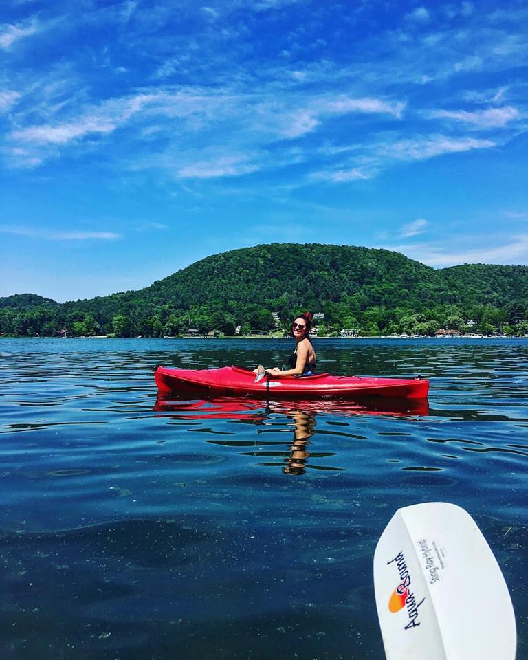TWIN LAKES IN SALISBURY CONNECTICUT IS A GREAT SPOT TO THROW IN THE KAYAKS