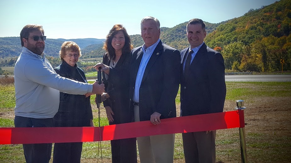COUNTY EXECUTIVE MARC MOLINARO, SHERIFF BUTCH ANDERSON & LOCAL OFFICIALS OPEN SILO RIDGE’S ARTISAN’S PARK OVERLOOK — NEW PARK ON DELAVERGNE HILL HIGHLIGHTS THE SPECTACULAR AND OFT-PHOTOGRAPHED VIEW
