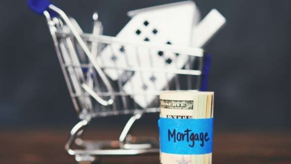 Buying a House: 10 Pricey Mistakes to Avoid