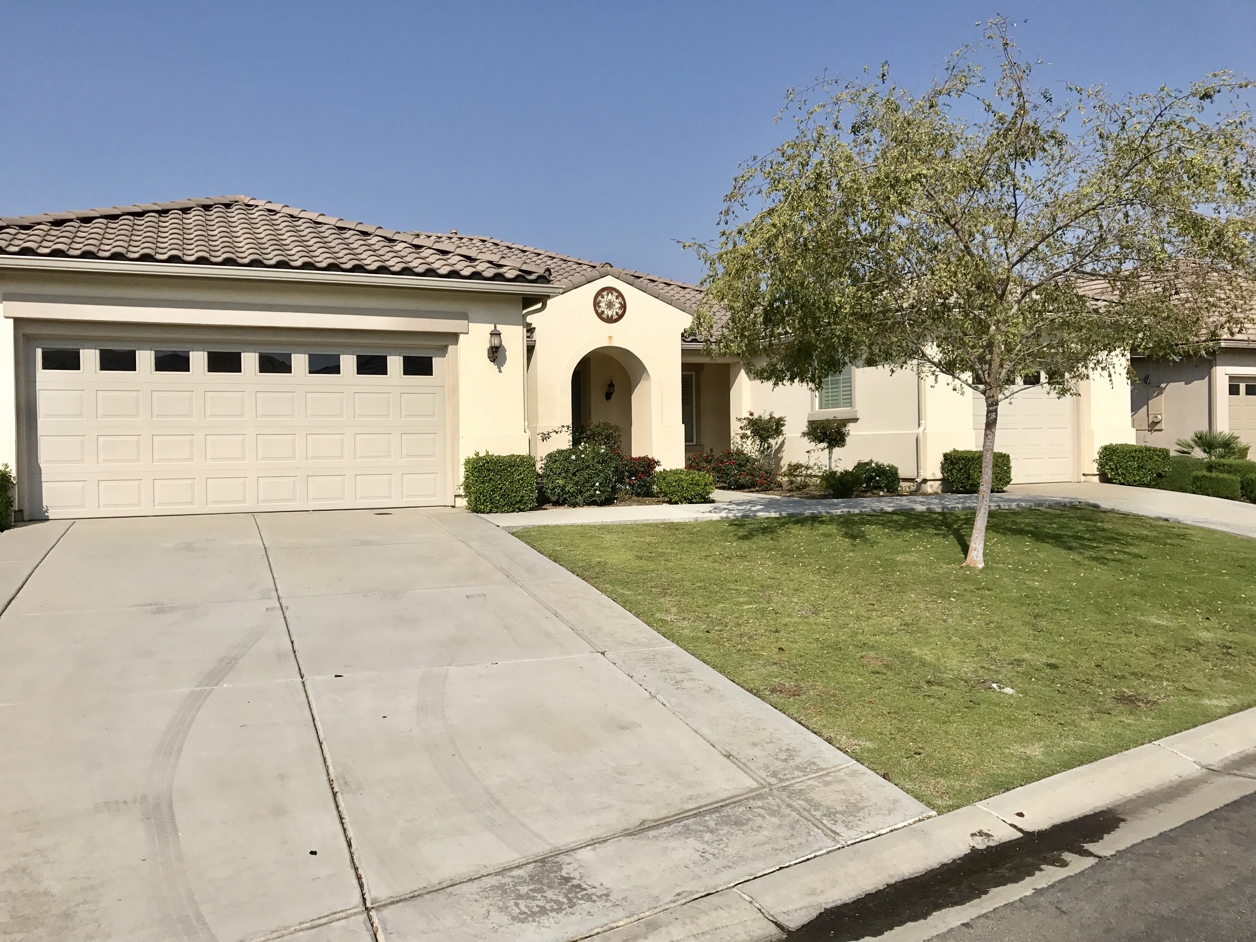 4904 VIA SIENNA DRIVE, 93306