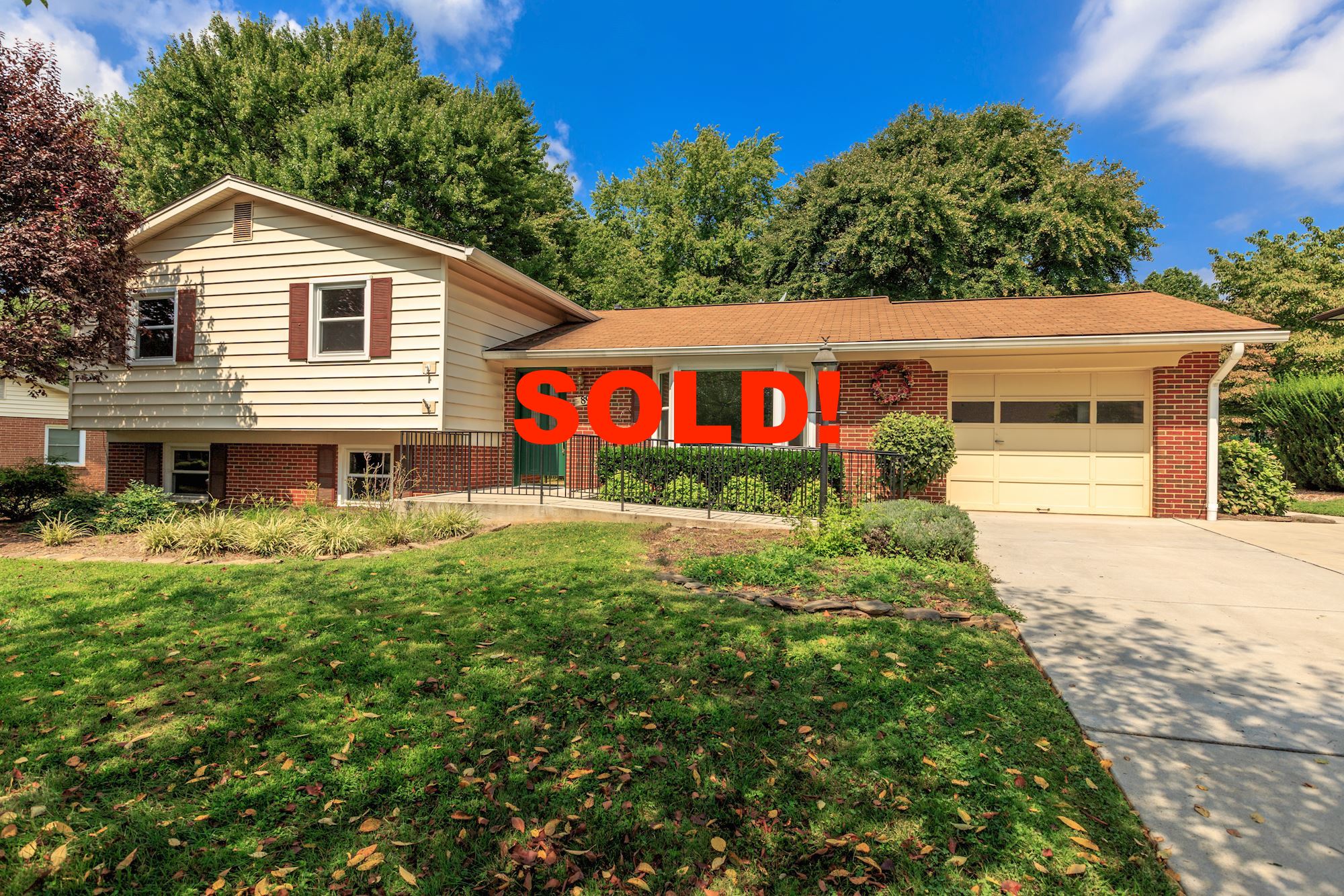Just Listed in Gaithersburg - Open House Sunday 10/2 from 12pm to 3pm