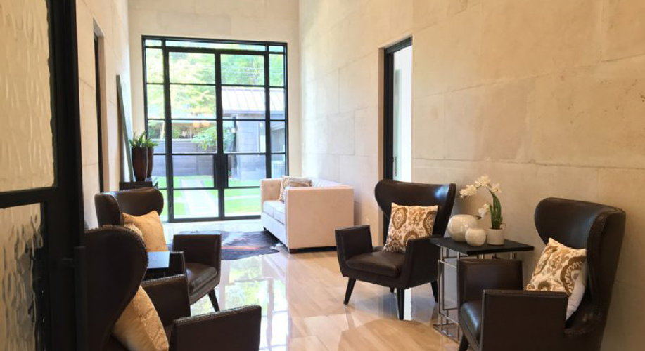 Stage Right - Sell Your Home or Perfect it for Your Own Enjoyment