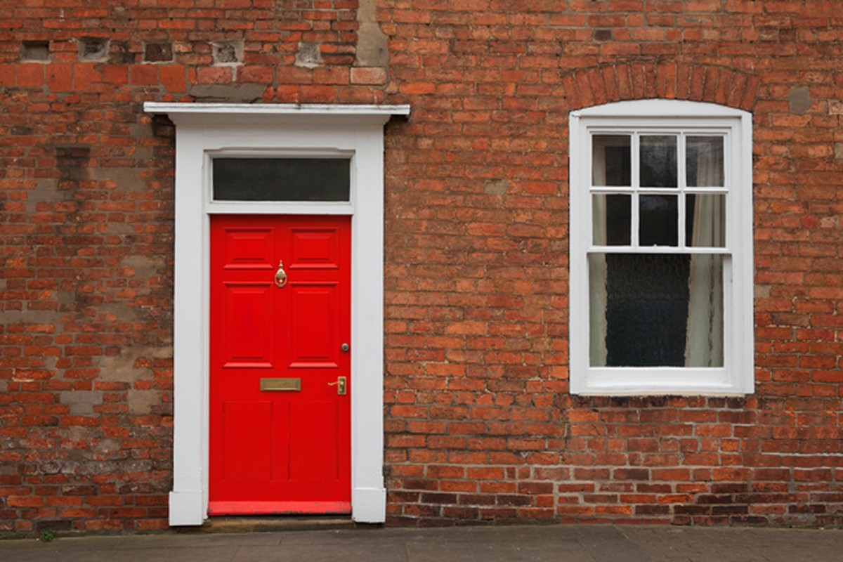 Why are red doors popular?