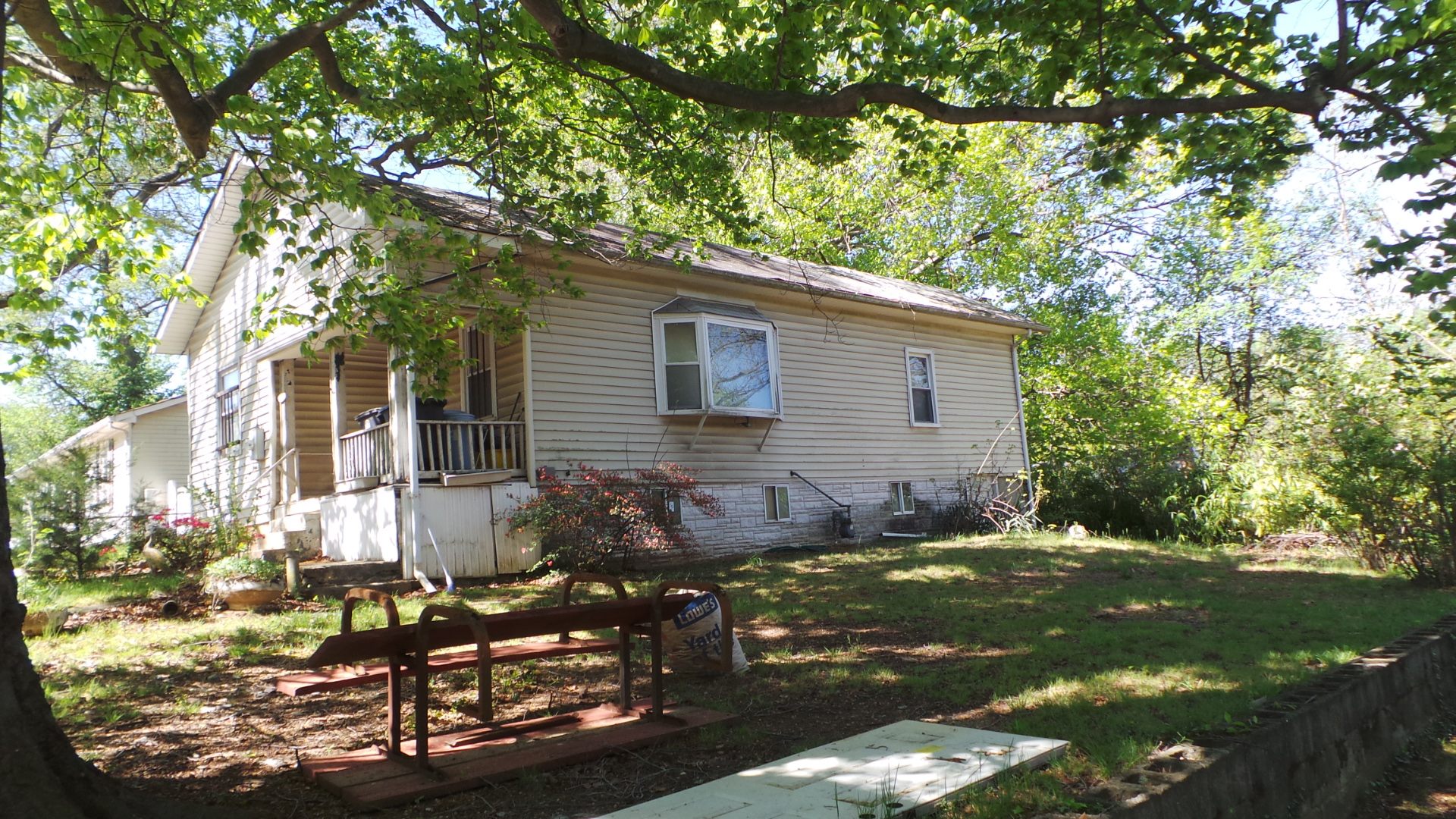 JUST LISTED! Investors Alert!