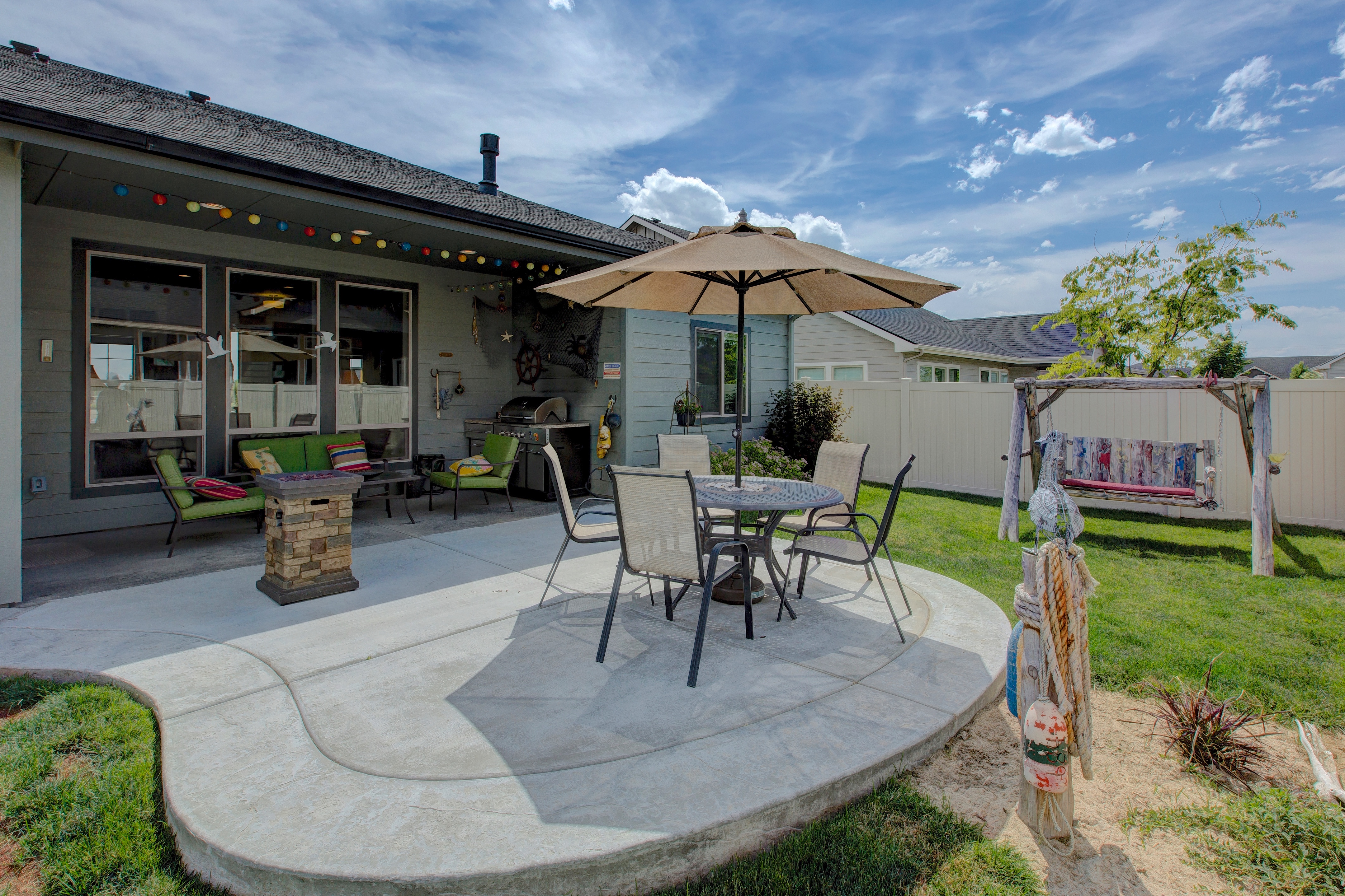 SOLD! | 3BD 2BA "BETTER THAN NEW" HOME in STAR IDAHO