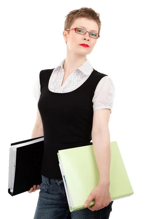 15 SIGNS IT'S TIME TO HIRE A REAL ESTATE ASSISTANT