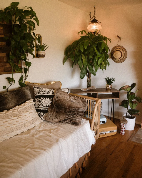 5 WAYS TO MAXIMIZE YOUR LIVING SPACE