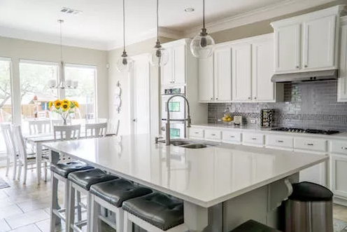 INFORMED SELLER: 11 MARKET CONSIDERATIONS TO ASSESS BEFORE SELLING