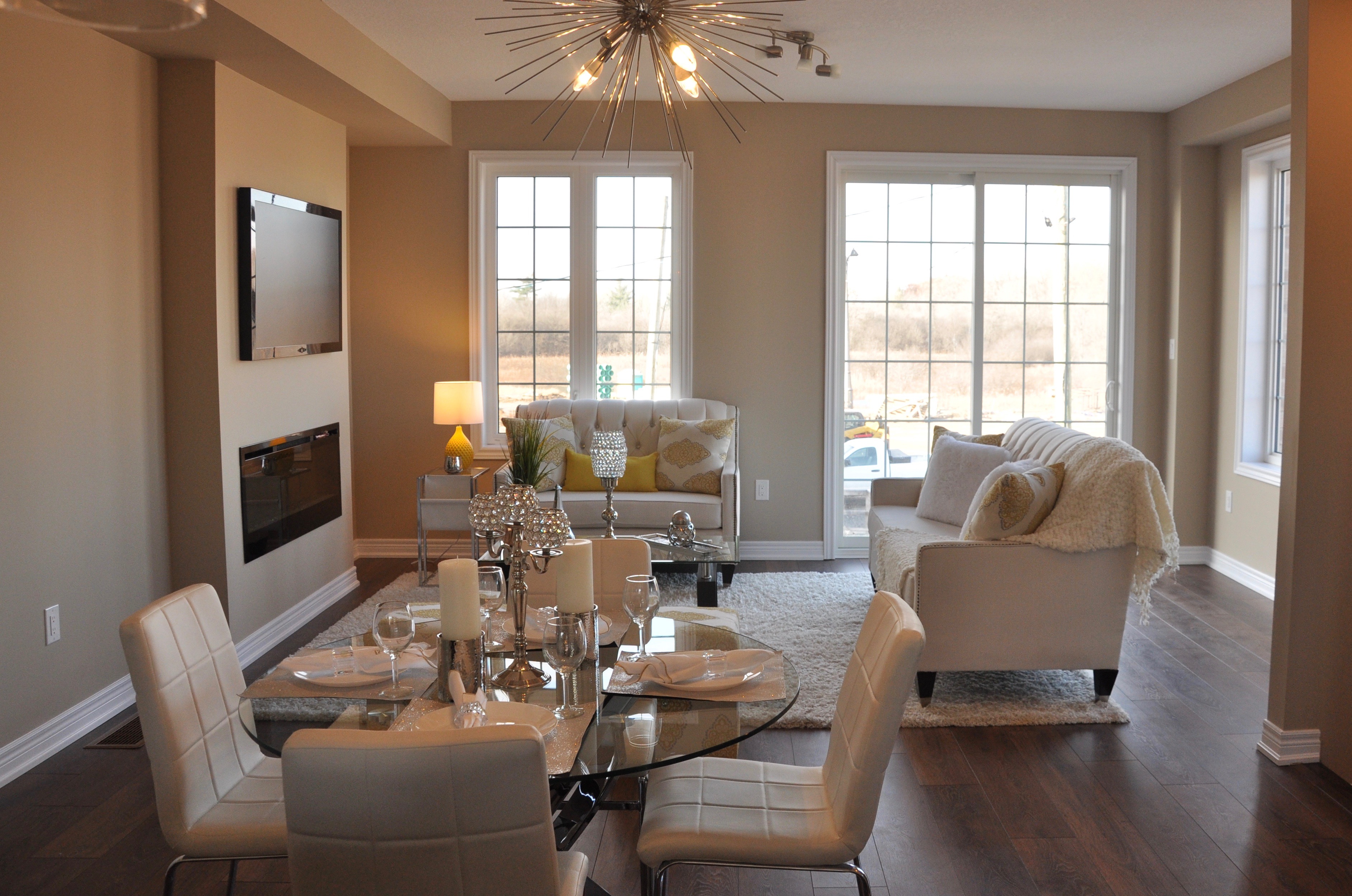 Oakvillage Branthaven Three storey Townhouse end unit