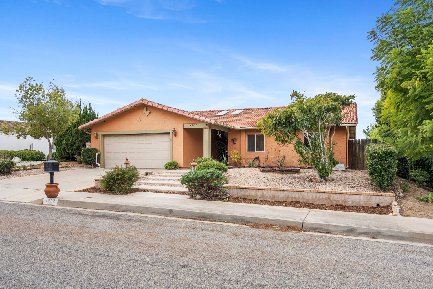 Just Listed -1433 San Carlos Place Escondido, CA 92026