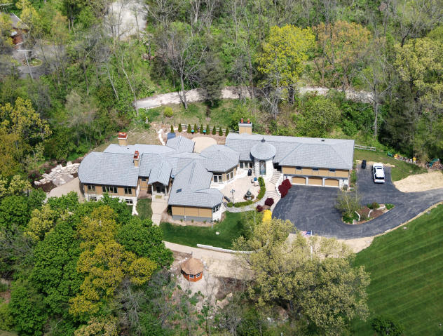 Pleasant Lake Lakefront Estate