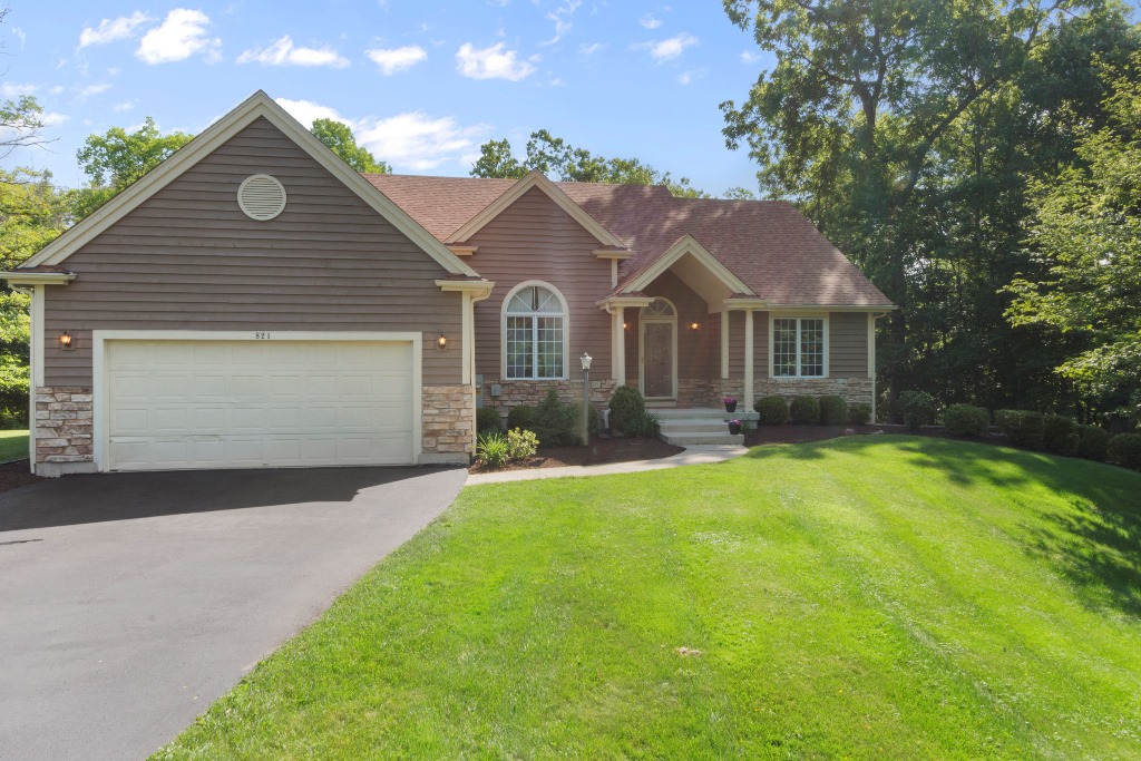 Bright 4BR, 3BA Open Concept Ranch | 821 Legend Dr, Geneva National WI