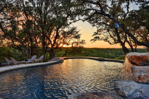 416 Stonegate Ln, Dripping Springs Real Estate