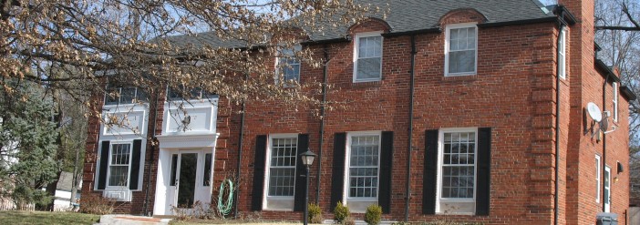 48 Granada Way, Ladue MO 63124
