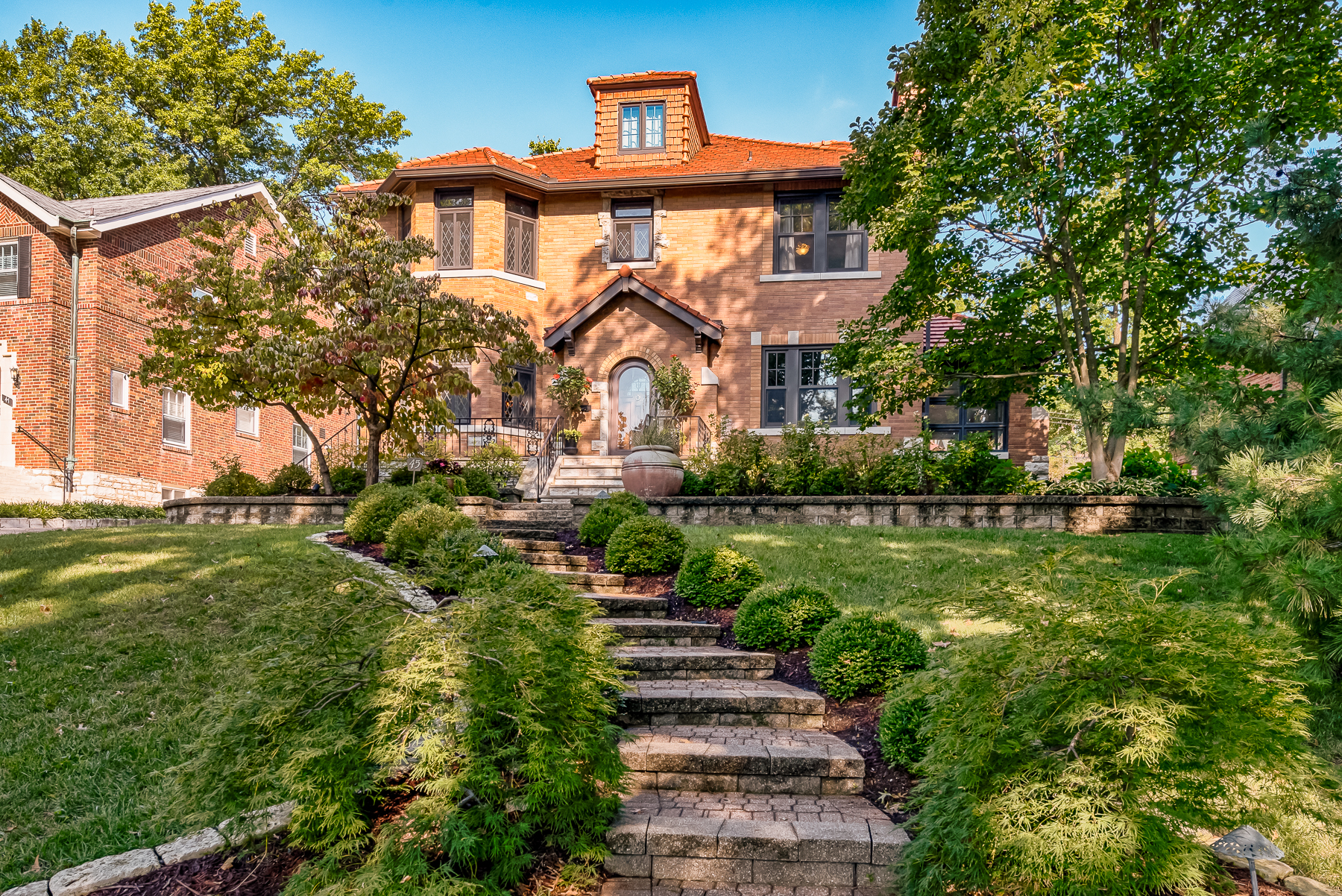 45 Claverach Dr, Clayton 63105