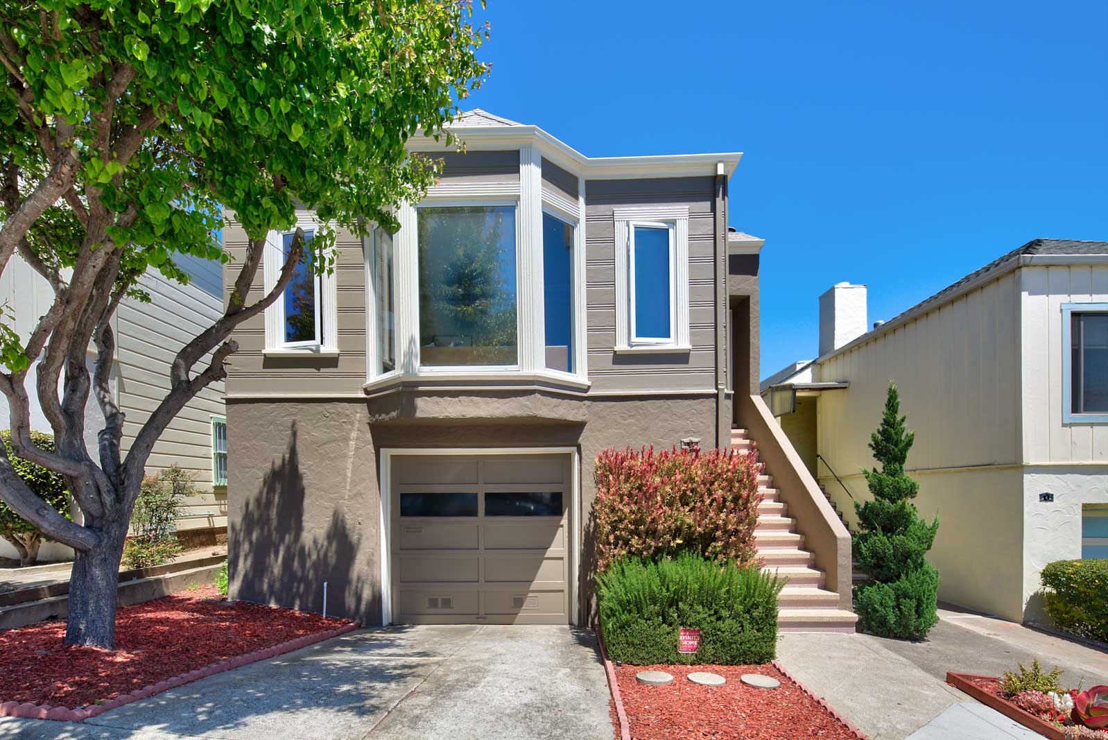 Awesome Fully Detached 3bed 2 bath SF Single Family $995,000