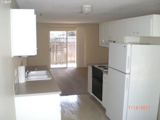 2005 NW Earl Ct