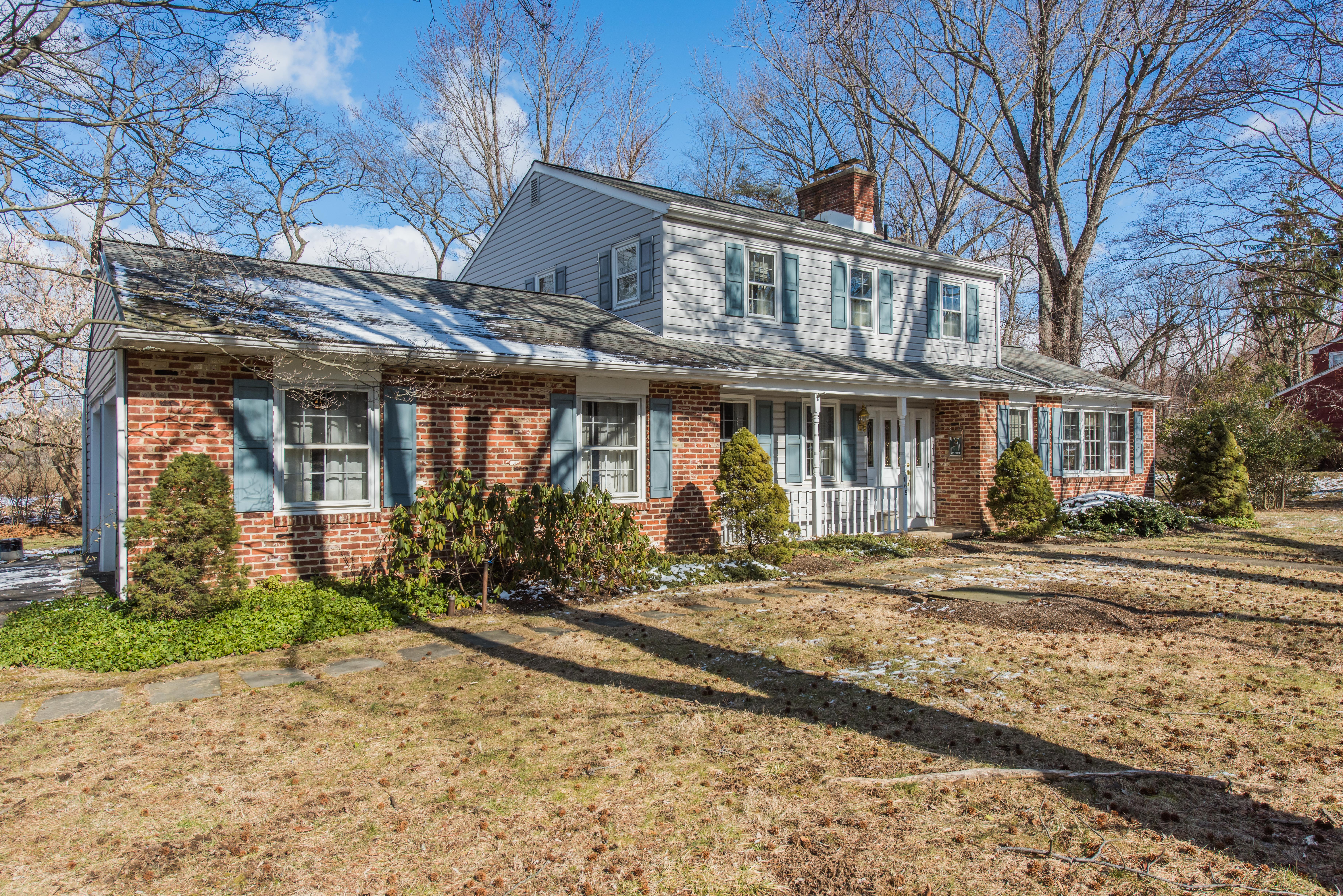 165 Green Valley Rd - For Sale ~ $340,000