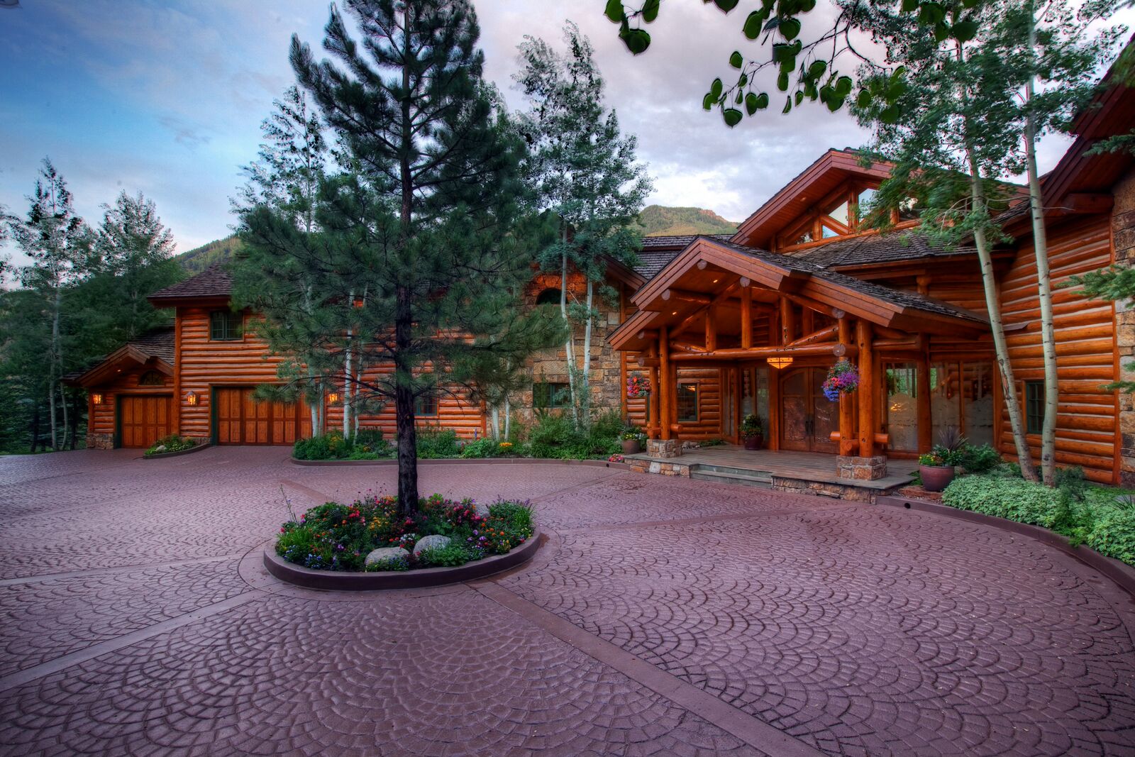 Majestic Mountain Home Close To Aspen Schools