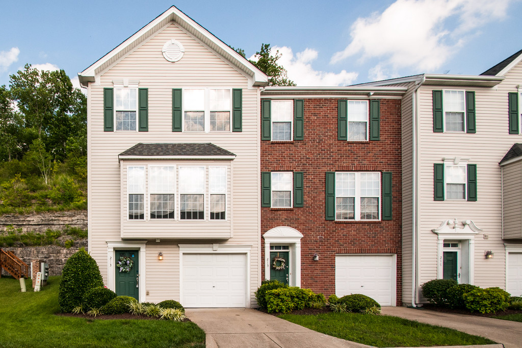 OPEN HOUSE 7/16/17 – West Nashville Town Home – $239,900